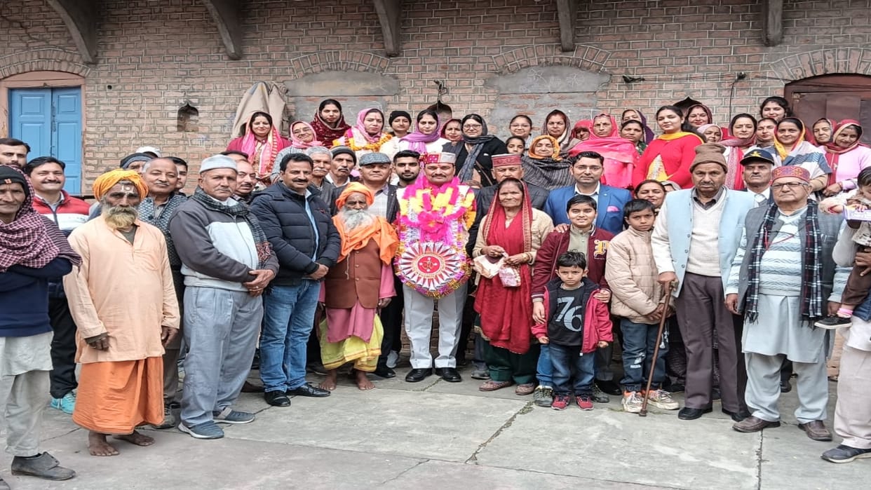 President Award winner BSF mountaineer Praveen Singh gets warm welcome on reaching Rakkar