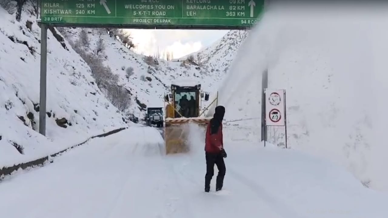 Himachal Weather: Difficulties increased due to snowfall, roads and power transformers stalled, see the situat