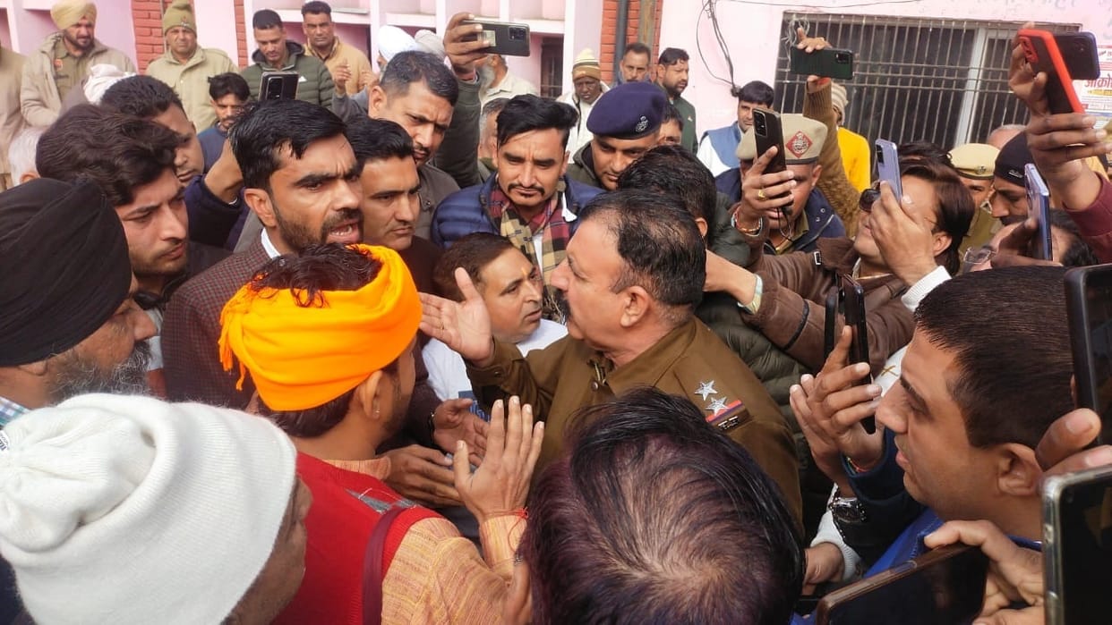 People arrived at Municipal Council office in Fatehabad to perform Sadbuddhi Havan