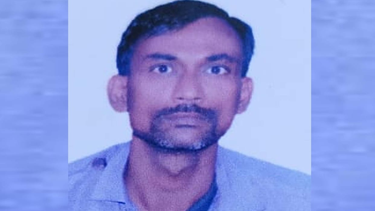 Dead body hanging in room in Kanpur for six days