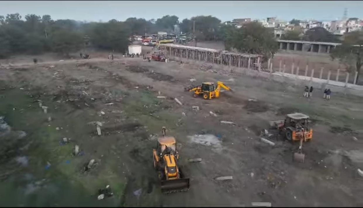 Mandsaur: Bulldozer launched on encroachment on government land, land worth Rs 54 crore freed