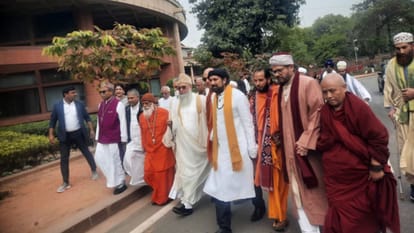 Paigaam e mohabbat hai religious leaders reach parliament to meet pm narendra modi