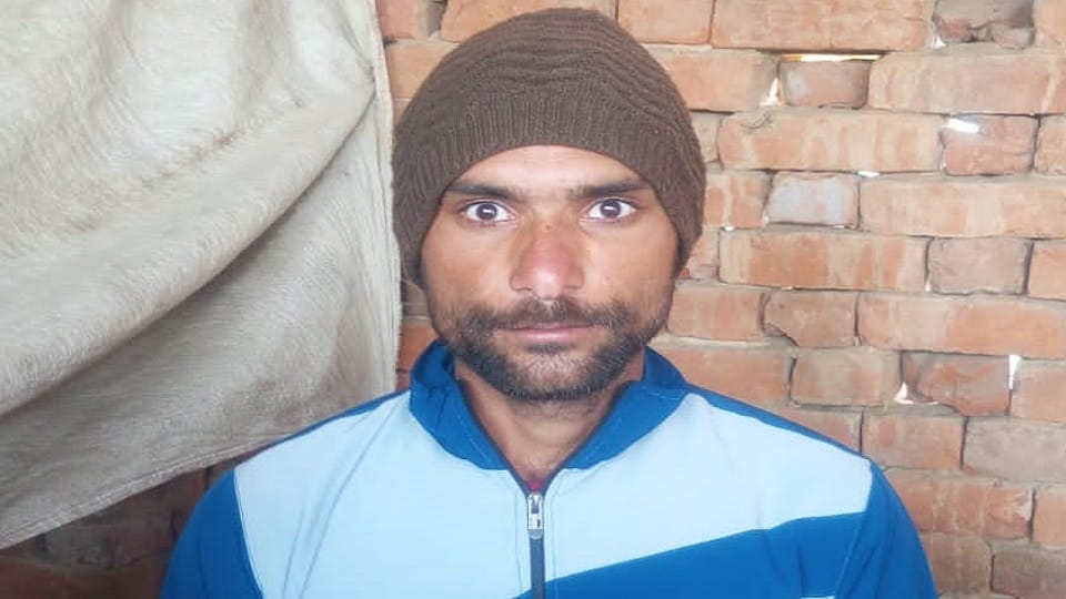 Looted cattle from Nagar-Rajatau by taking farmer hostage
