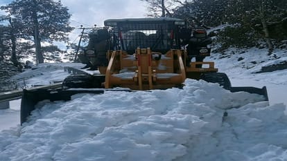 Uttarakhand Snowfall: snowfall in the mountains of pithoragarh uttarakhand