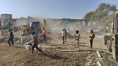 indore Illegal houses and shops demolished in Indore removal