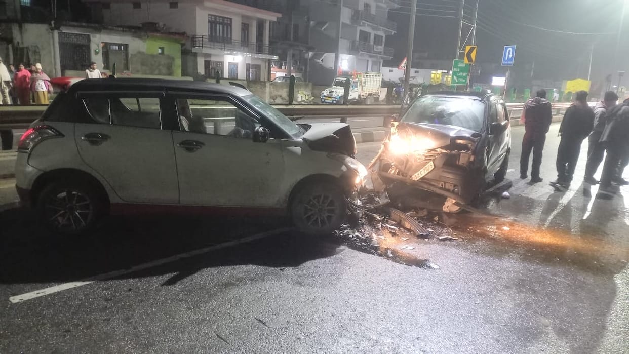 Four people injured in collision between two vehicles near Bhaur on Mandi-Chandigarh Highway