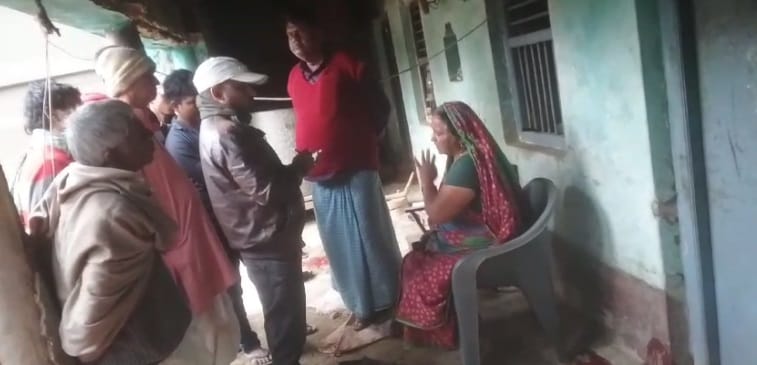 Bihar News: Double murder in Madhubani, rapid firing due to mutual dispute; Five shot, mother and son dead