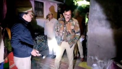 Ghazipur News: टहलने निकली महिला की चाकू घोंपकर हत्या, घर से 100 मीटर दूर खून से लथपथ मिला शव Woman stabbed to death in Ghazipur during out for walk