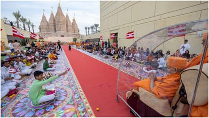 UAE: Mahant Swami Maharaj reached Abu Dhabi for the consecration of Hindu temple