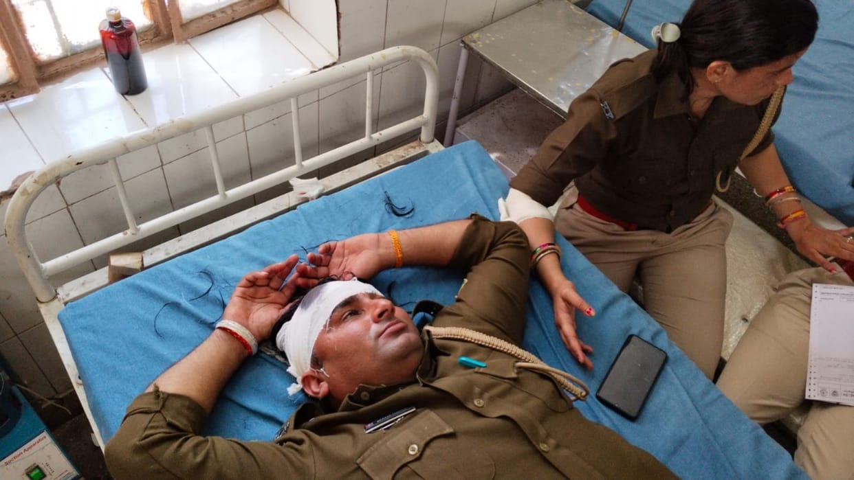Rajasthan News: Encroachers pelted stones at forest department team, laborers and forest workers injured