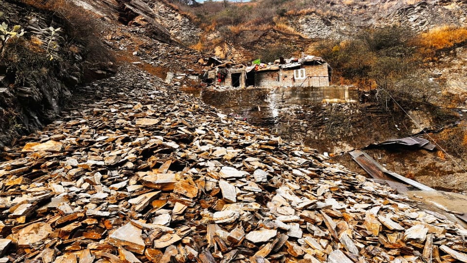 big landslide incident in Shimla of Himachal many laborers died