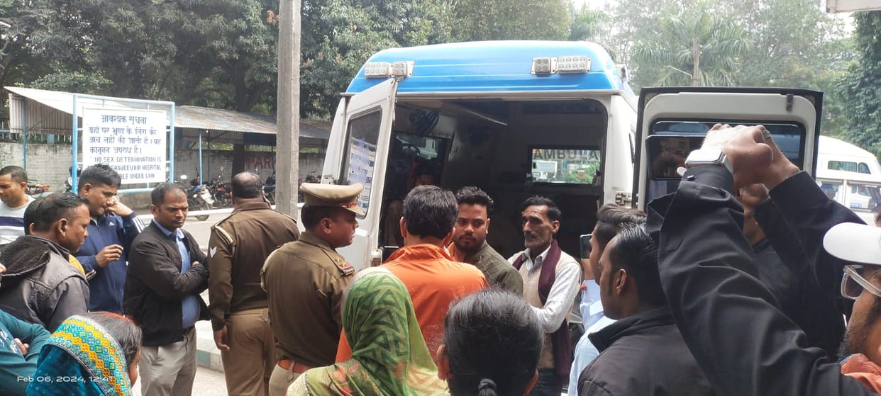 Woman died due to wall collapse in Jwalamukhi residential complex in sonbhadra