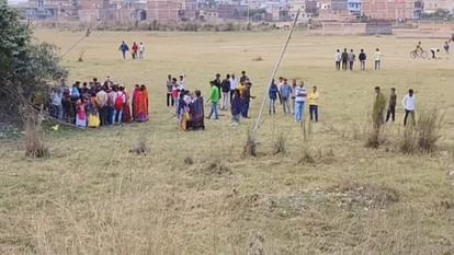 बिहार में नरकंकाल : हाइवे के पास खोपड़ी सहित हड्डियों का ढेर मिला, साथ मिला मेडिकल निड्ल; होगी डीएनए जांच Bihar Police found human bones including skull and Medical needle in Aurangabad.DNA test.
