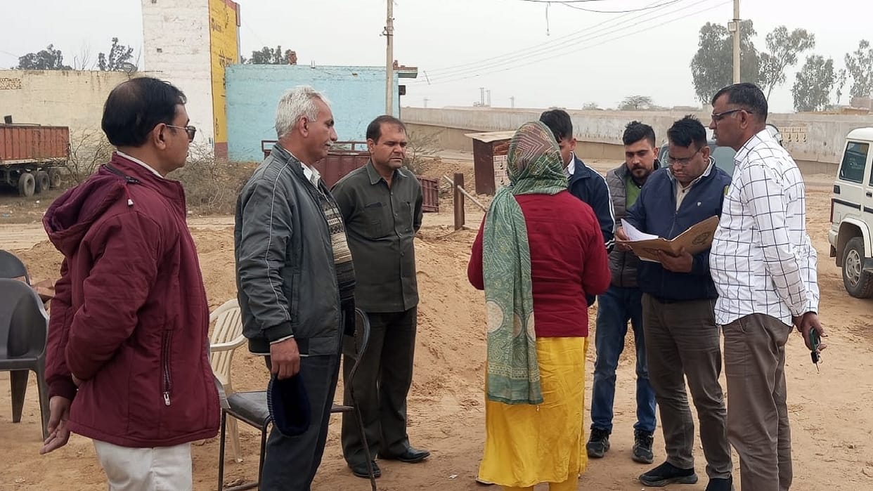 Joint action of CM Flying and RTA in Narnaul, fine of five lakh imposed on nine overloaded dumpers