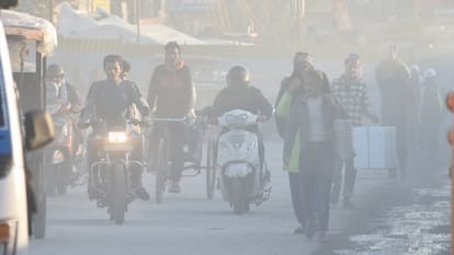 Meerut: roads closed arbitrarily, vehicles keep crawling, Meerut jam echoed in the assembly