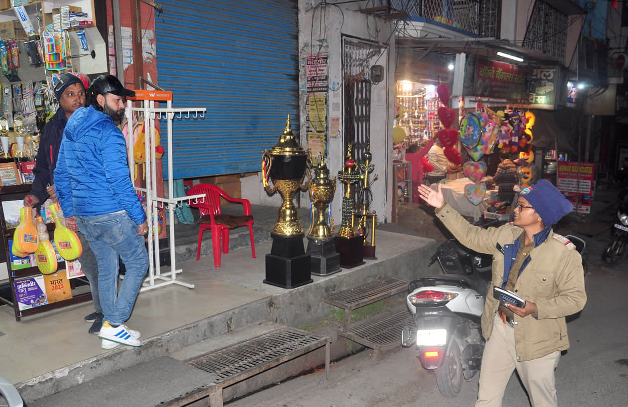 Leopard terror in Uttarakhand Night curfew in a dozen villages of Srinagar Garhwal Photos