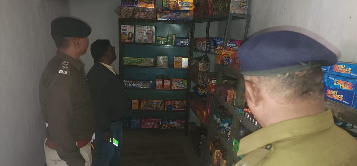 Anuppur: Firecracker warehouse was operating between school and dense population, FIR against three