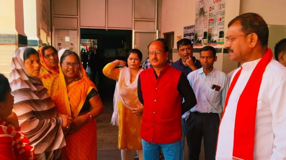 BJP District President Pawan Sahu conducted surprise inspection of Balod District Hospital