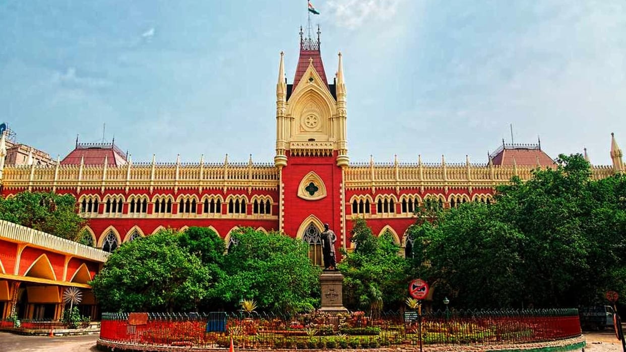 No differentiation permissible between regular, contractual employees for maternity benefits: Cal HC