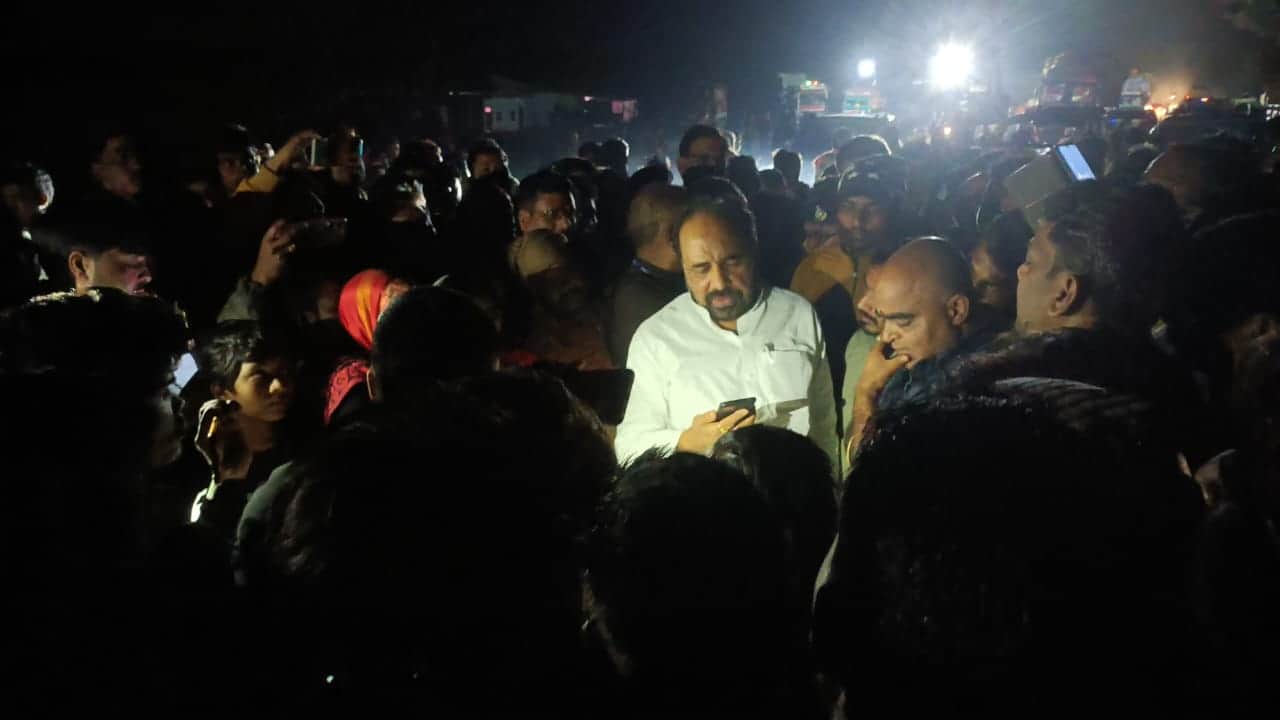 Damoh News: Protest was held by keeping the dead body of the youth on the Damoh-Jabalpur highway