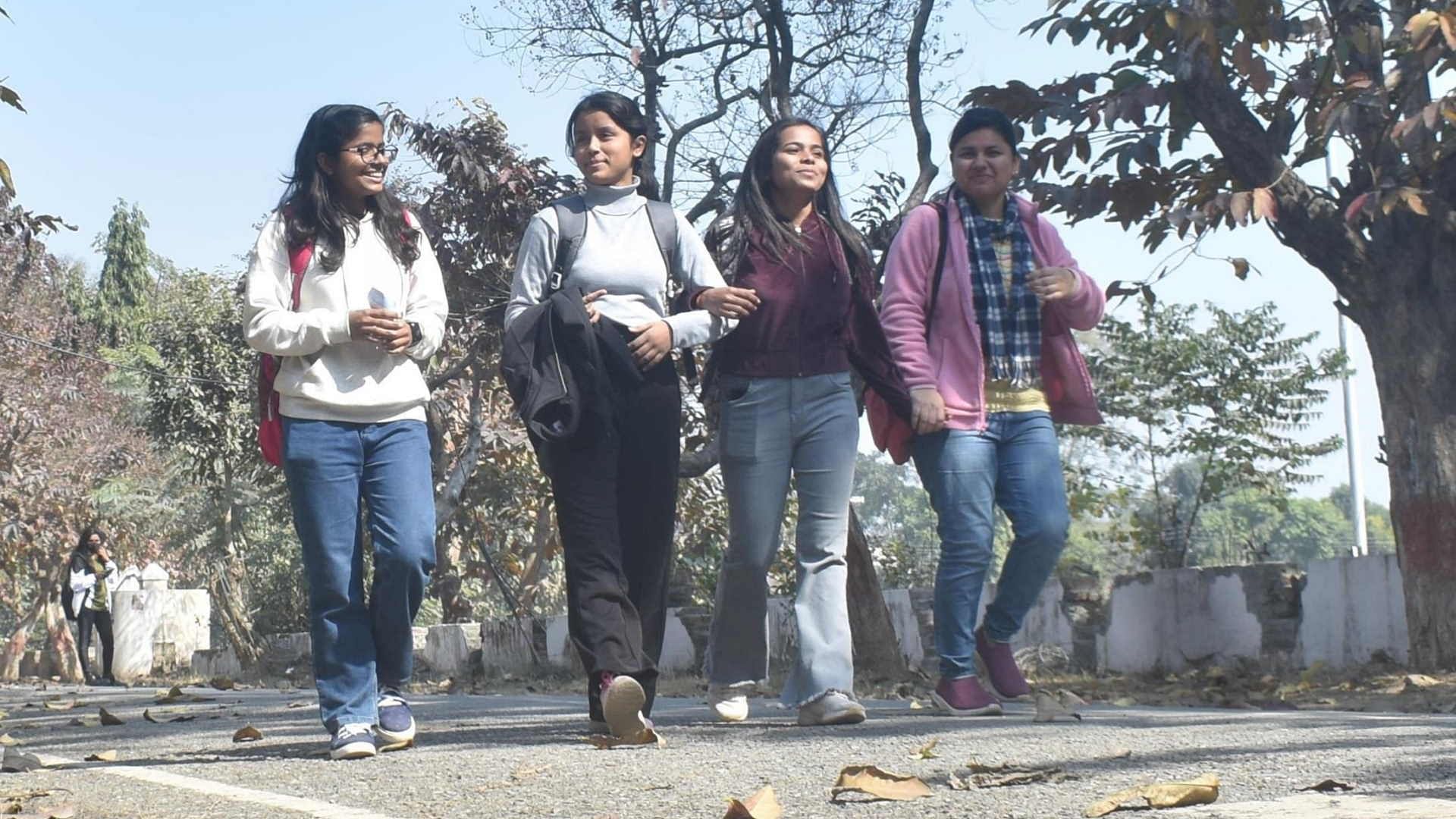 गोरखपुर में खिली धूप।