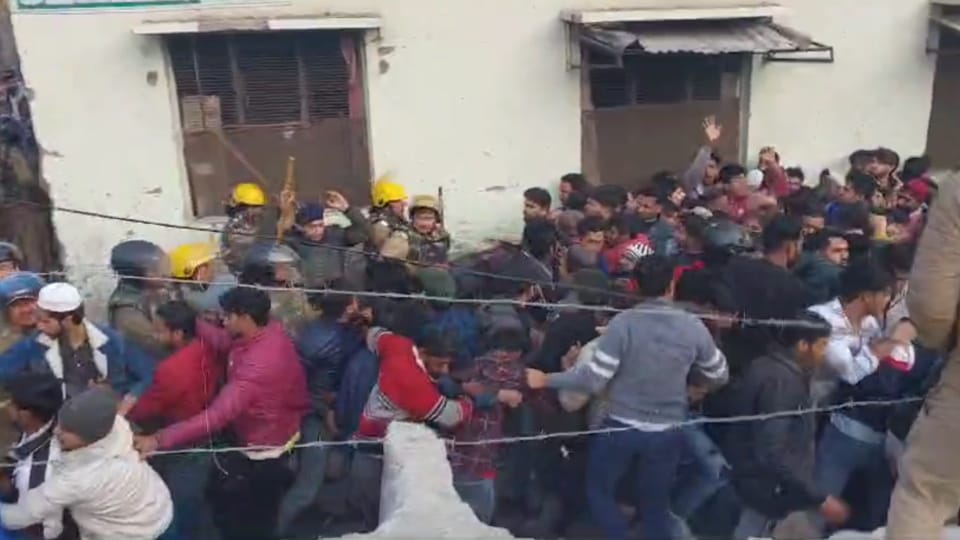 Haldwani Violence: Horrific scene on the streets everyone from police to journalists and common people injured