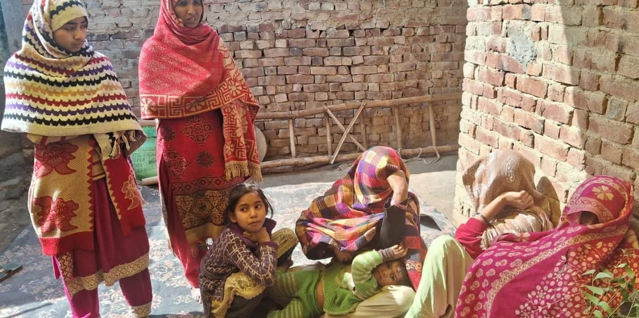 Moradabad: A teenage girl was coming home with chow mein, died due to drowning in septic tank
