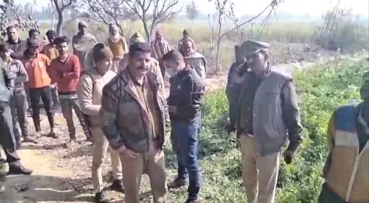 Bijnor: Second wife committed unfaithfulness, husband hanged himself from a tree