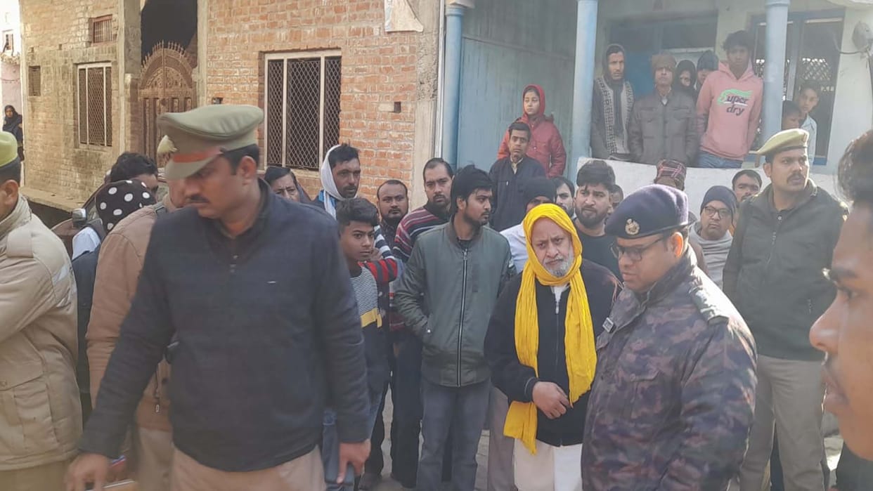Kannauj Crime: Photographer crushed to death with brick