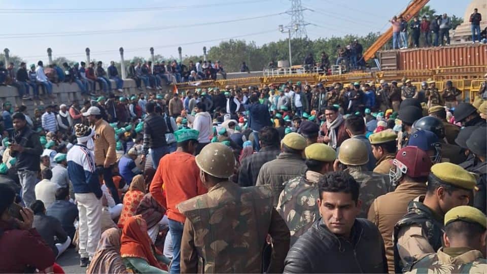 Farmers protest at Noida Authority announced to march to Delhi on tractors photos