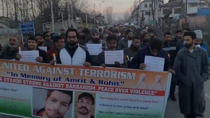 J&K: श्रीनगर में आतंकी हमले के खिलाफ रोष, जम्मू में प्रदर्शन, शोपियां-पुलवामा में कैंडल मार्च Rage against terrorist attack in Srinagar demonstration in Jammu candle march in Shopian-Pulwama