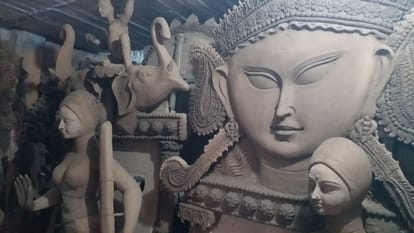 Basant Panchami 2024 Special Idol of Maa Saraswati Made in Varanasi