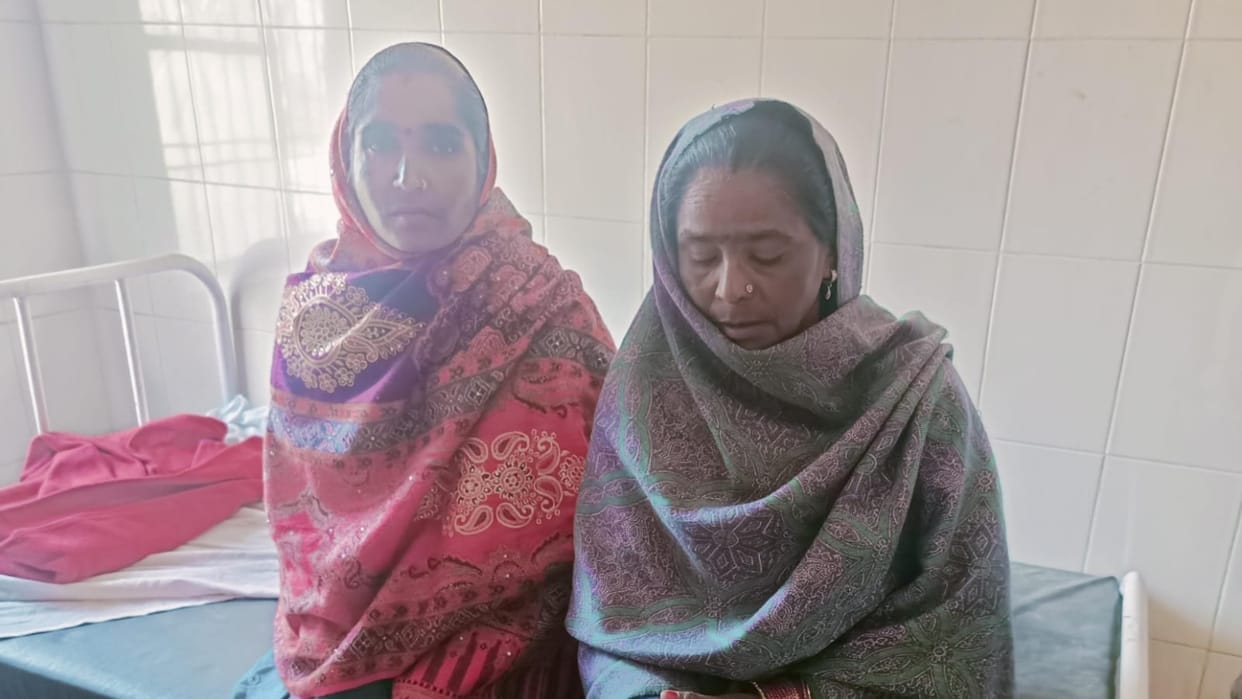 Jackal attacked two women who were sweeping outside the house in Pilibhit