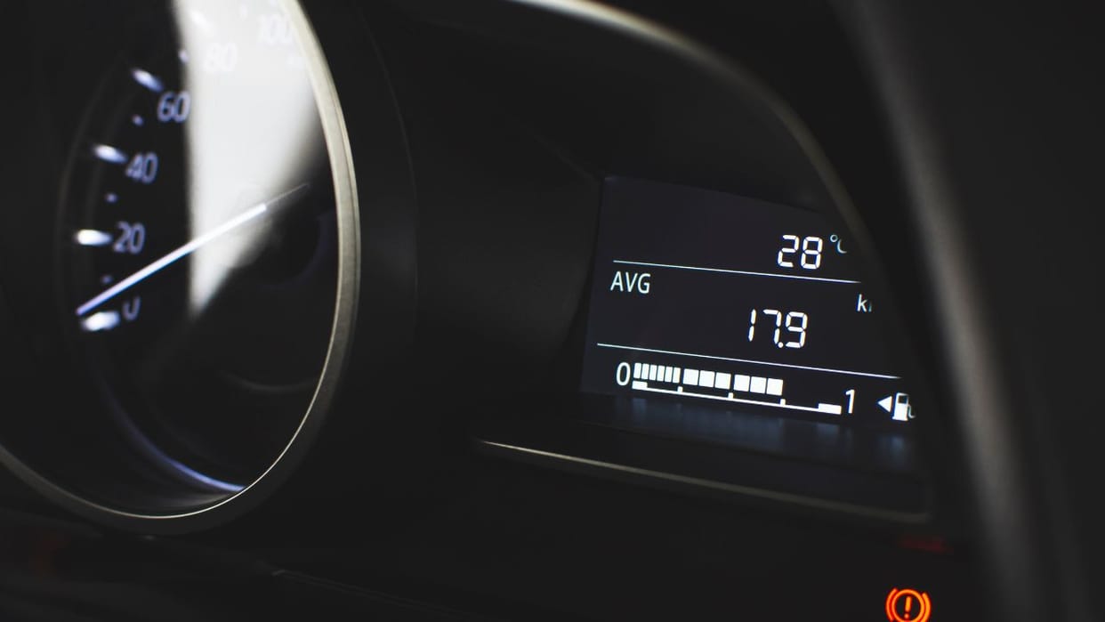 What mistakes reduce the average while driving a car, keep these things in mind, know the details