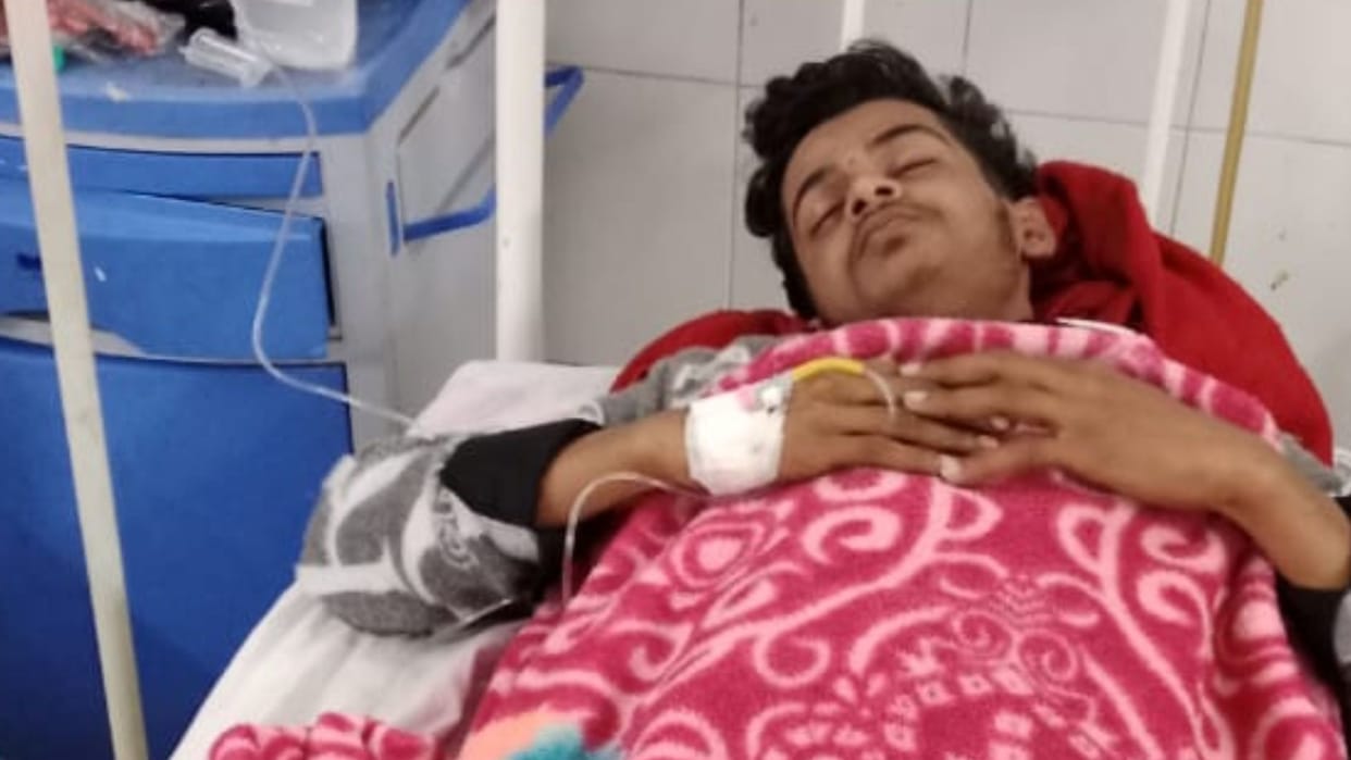 Six teachers locked the student in the room and beat the student mercilessly