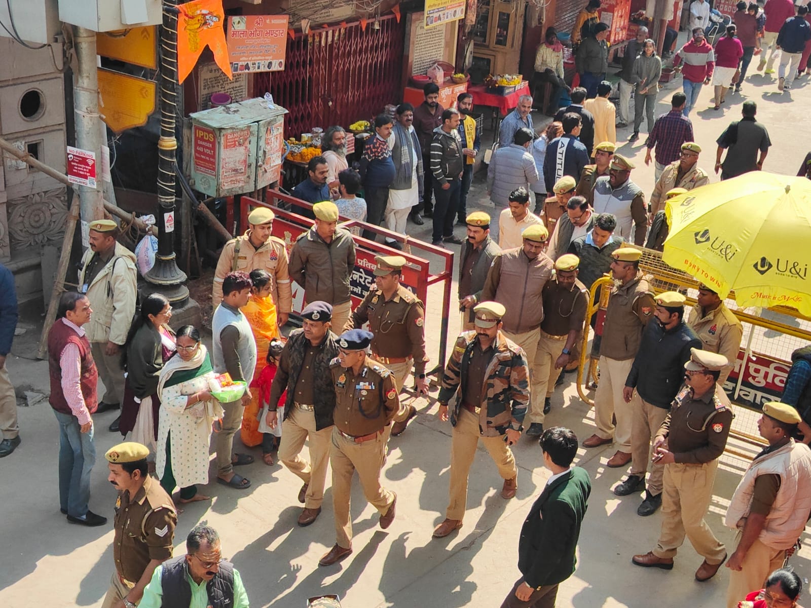 Gyanvapi news Police alert in Varanasi on jume ki namaz tight security at Gyanvapi aur kashi vishwanath temple