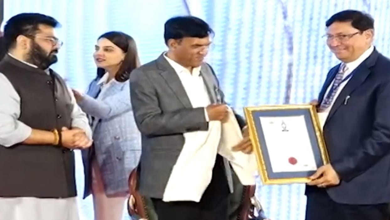 Indore: Bhadauria of Indore was honored by the Sushruta Samman