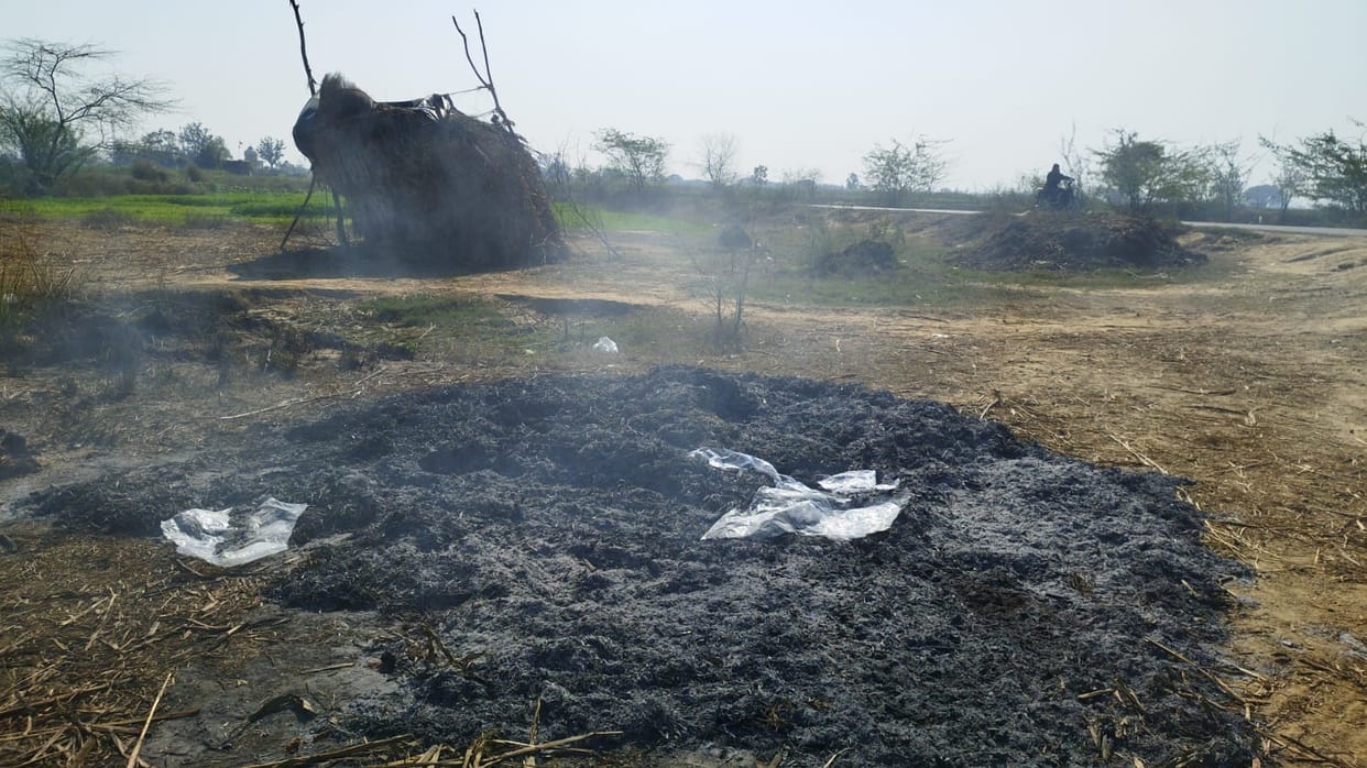Womans dead body found burnt on the roadside, murder suspected, SO said  85 percent of the body is burnt