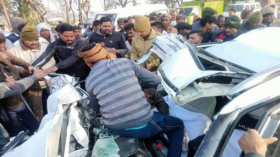 bus destroyed car accident was such that dead body got stuck in engine Even the spectators' feet trembled