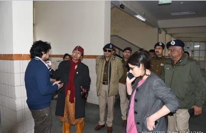 Haldwani Violence: मुख्य सचिव और DGP पहुंचे हल्द्वानी, हालात का लिया जायजा; जानिए क्या बोलीं राधा रतूड़ी Haldwani violence: Chief Secretary Radha Raturi and DGP Ashok Kumar reached Haldwani