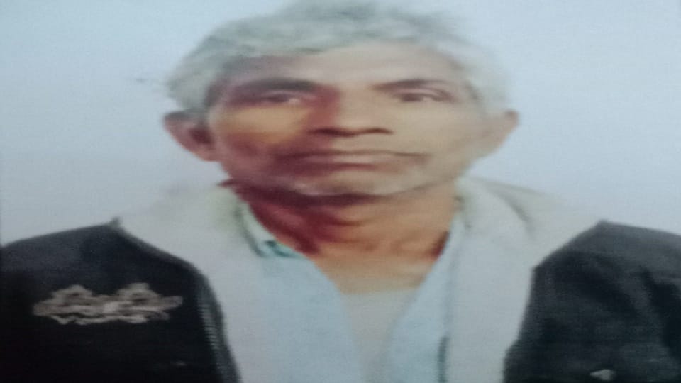 Returning after giving daughter wedding card Father hit by dumper