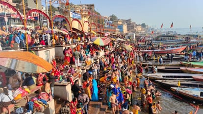 Mauni Amavasya 2024 devotees took bath in Ganga from Haridwar to Sangam