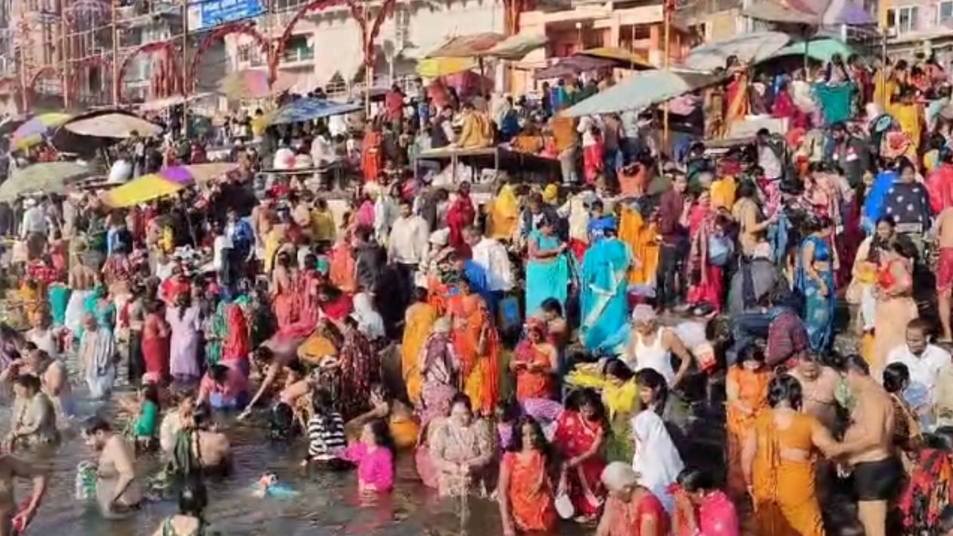 Mauni Amavasya 2024 devotees dip in Ganga in Kashi on Mauni Amavasya see latest pictures