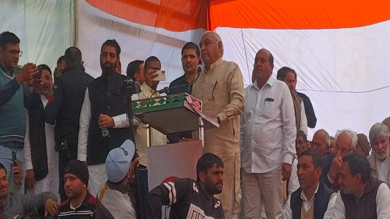 Former CM Bhupinder Hooda rally in Dadri, SRK Group kept distance, photos not visible on posters and banners