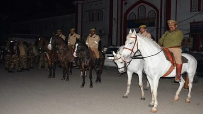 Police Force deployed outside Maulana Tauqeer Raza house in Bareilly