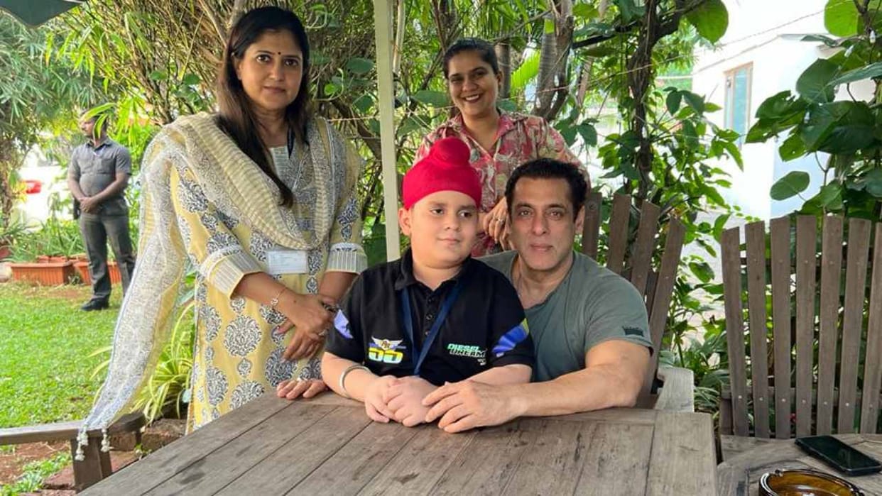 Salman Khan met a three year old cancer suffering child