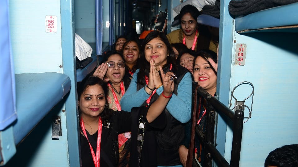 Train from Jalandhar to Ayodhya left with chants of Jai Shri Ram