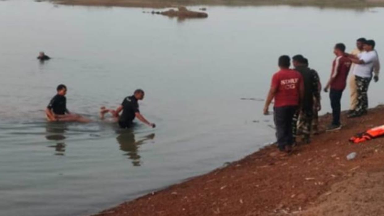 Raipur News: Three engineering students died due to drowning in Khuteri reservoir