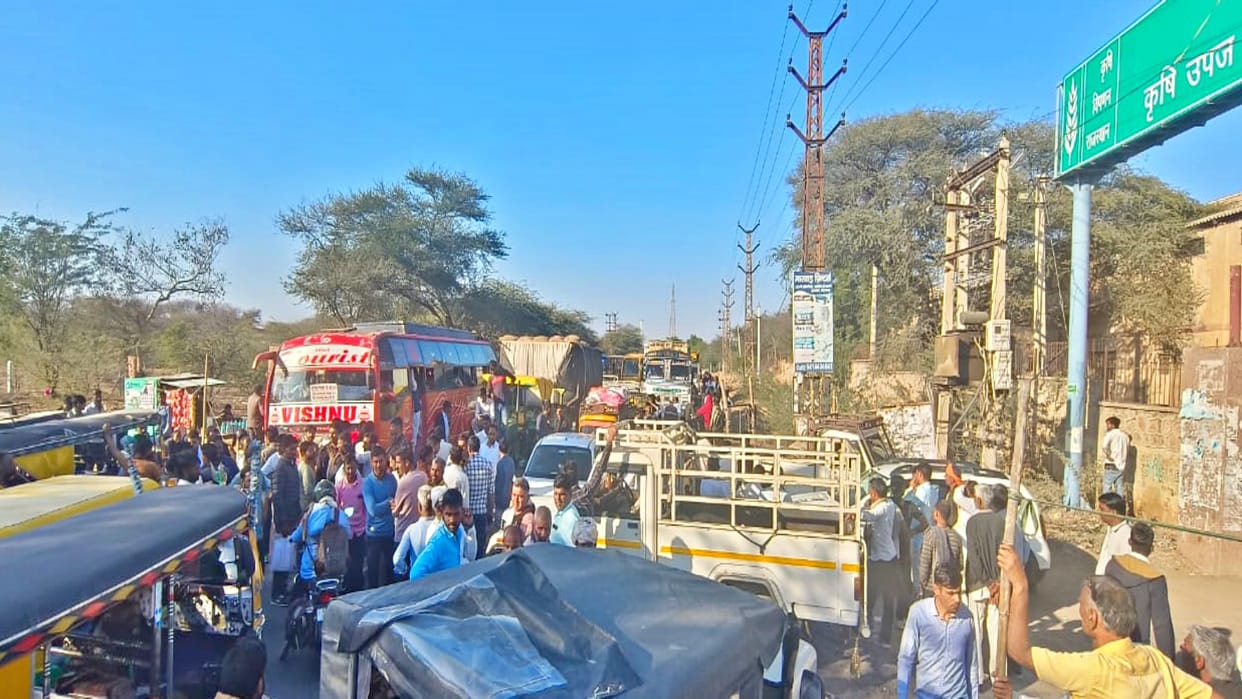 Bikaner News Demand for weighing peanuts at support price