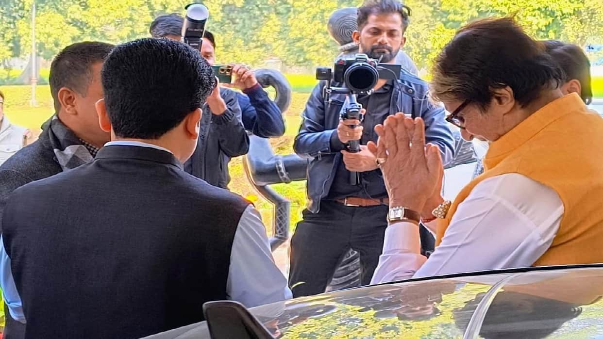 Kalki 2898 AD Star Amitabh Bachchan Reached Ayodhya big b visited Ramlala mandir